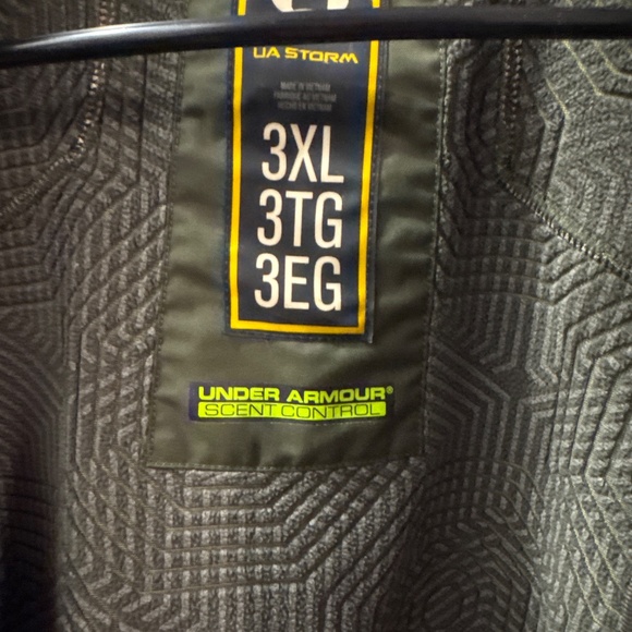 Under Armour Scent-Control Hunting Jacket - Picture 4 of 4